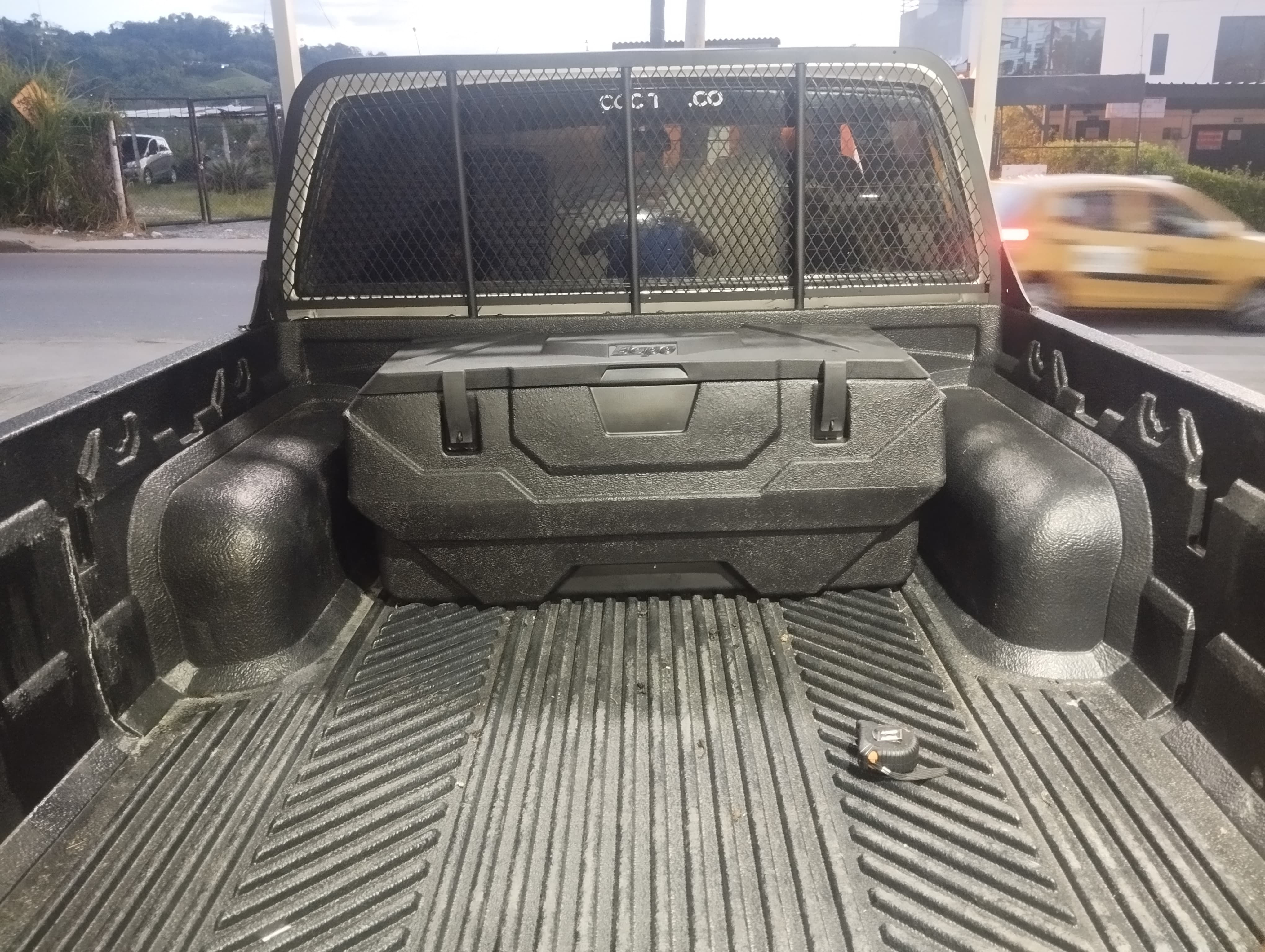 Caja Herramientas Multiusos 160Lts Para Nissan NP300 D21 (1994-2015)