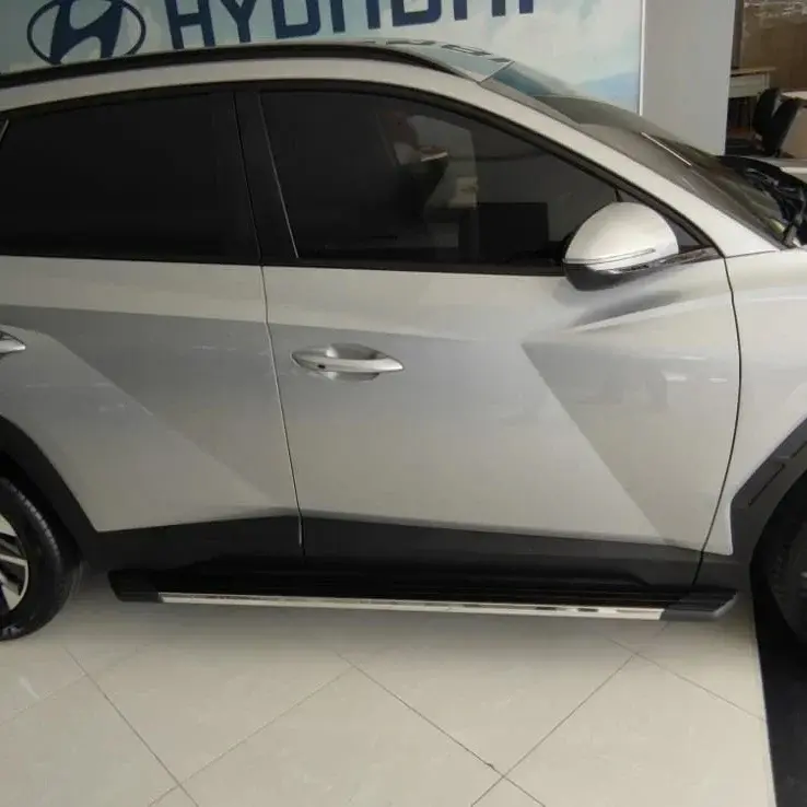 Miniatura: Estribos Planos Negro Frente Pulido Para Hyundai Tucson NX4 (2022-2026)