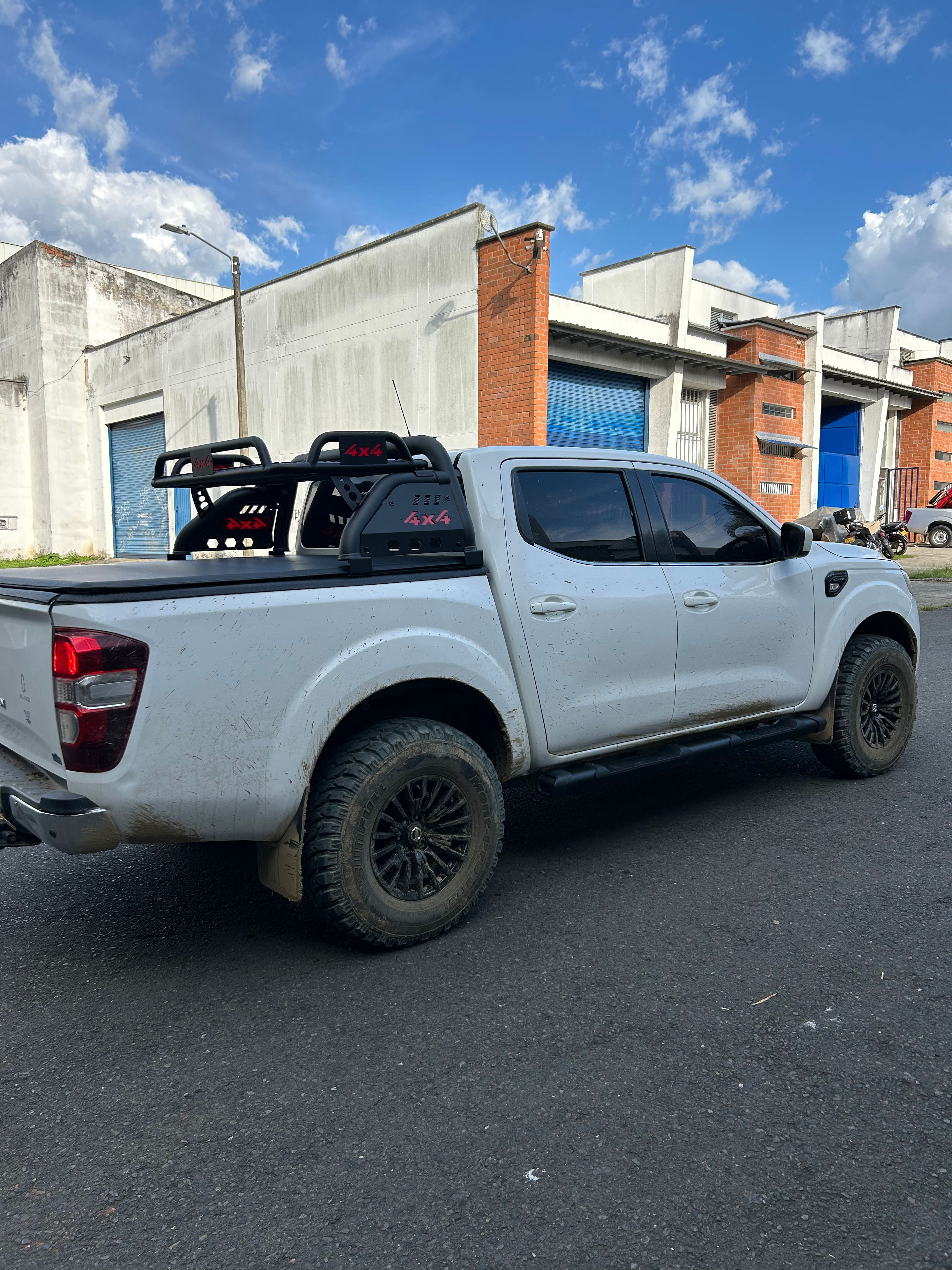 Barra Antivuelco con Canasta de Carga para Renault Alaskan (2017 - 2027)