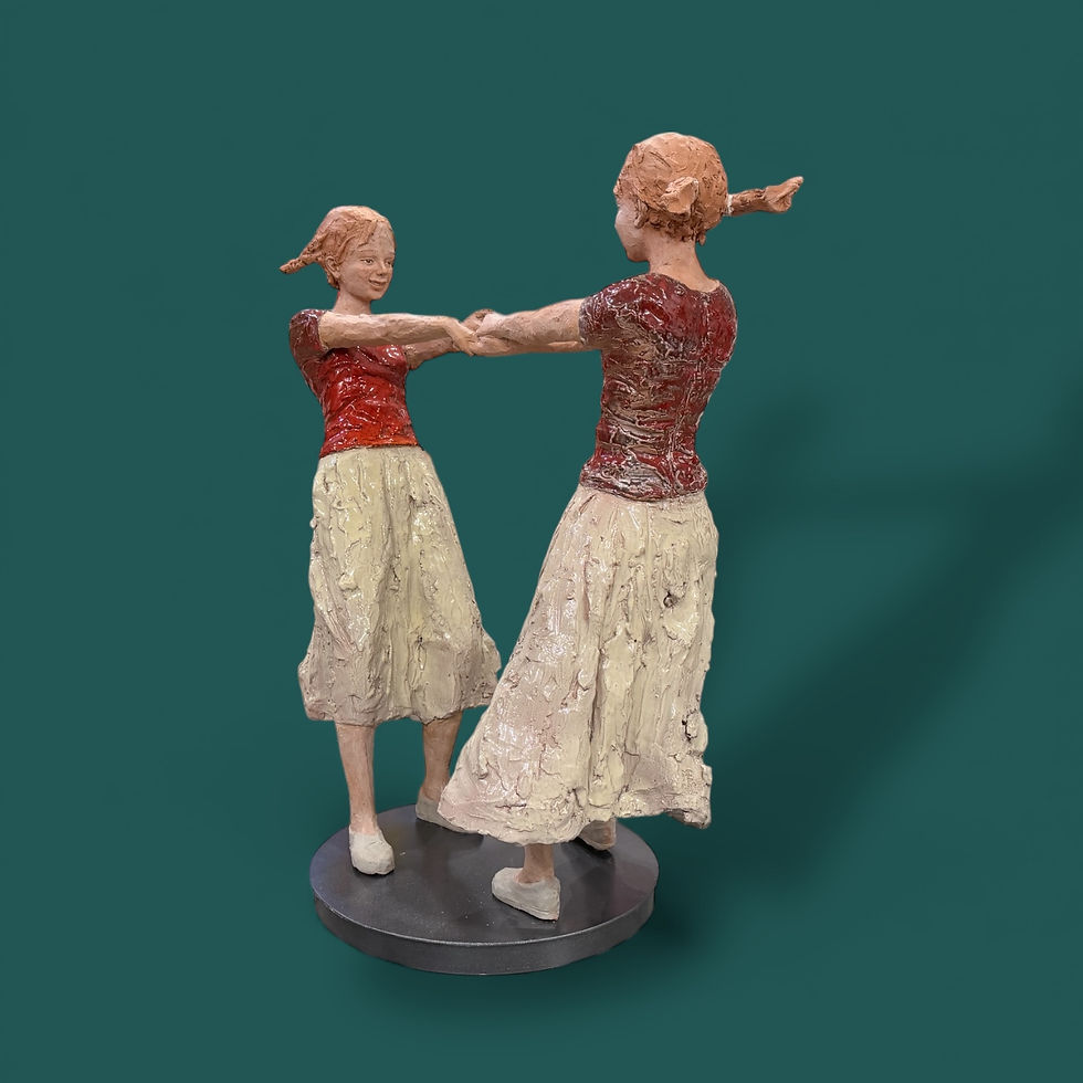 Miniatura: Martin Emschermann "Girotondo" 65x56x35 cm terracotta e maiolica 2025