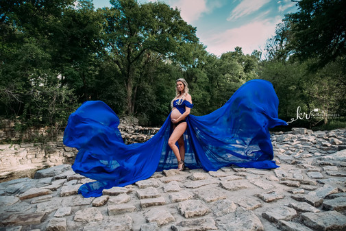 Best maternity photographer in Dallas, Prosper, Frisco, McKinney, Plano, Aubrey, Celina