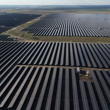 Prețuri negative, producție mică: parcurile fotovoltaice se tot înmulțesc în România, dar producția de energie solară este tot mai des limitată voit, din cauza prețurilor negative