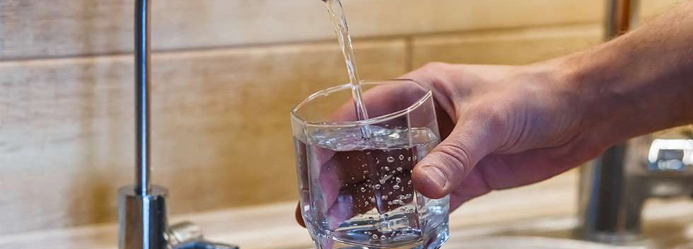 6080f33aa23a8b9ab2dbd3ba_what-is-the-best-water-filtration-method-for-me-hero-image.jpg