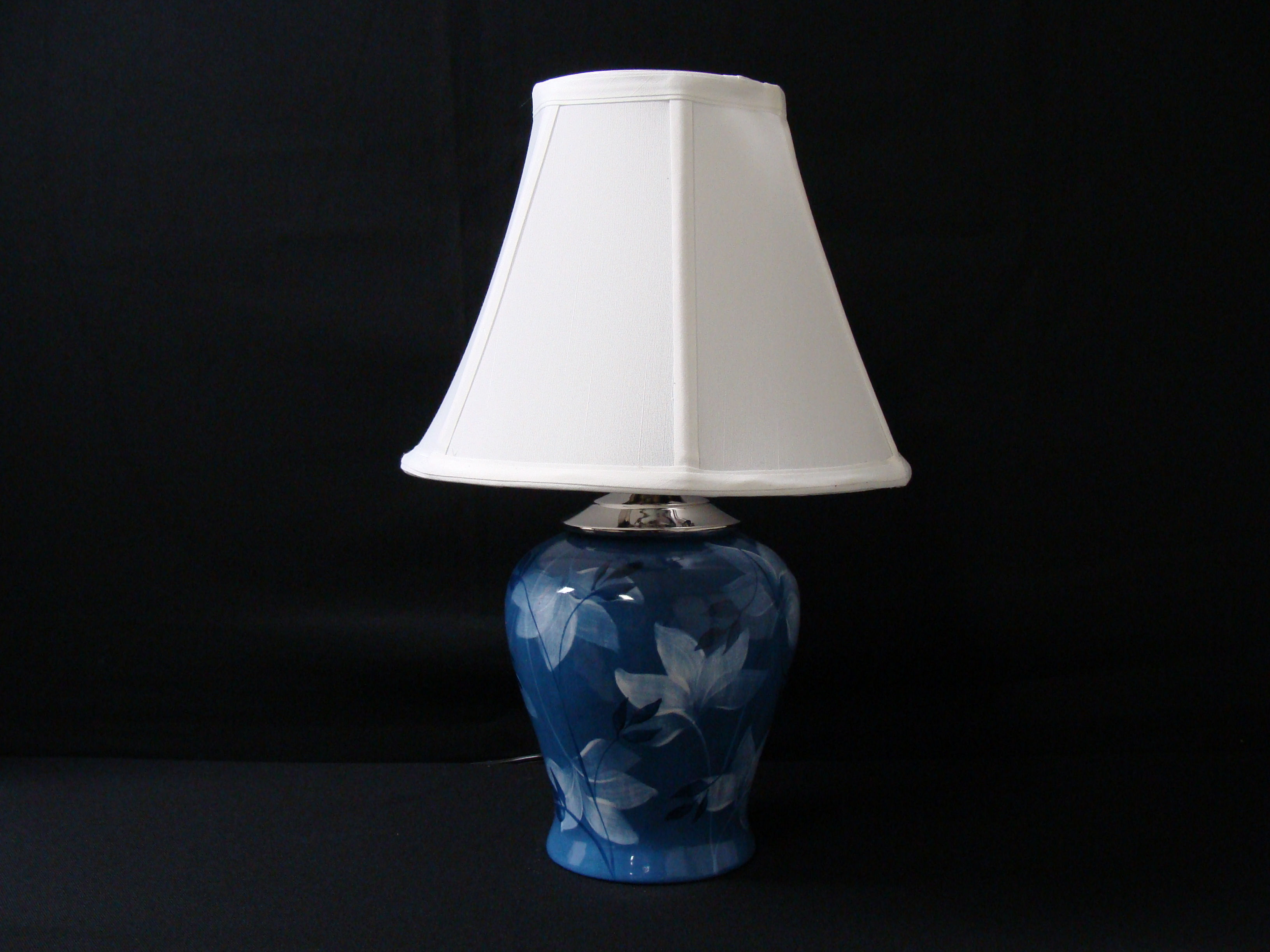 Dark Blue Leaf Lamps