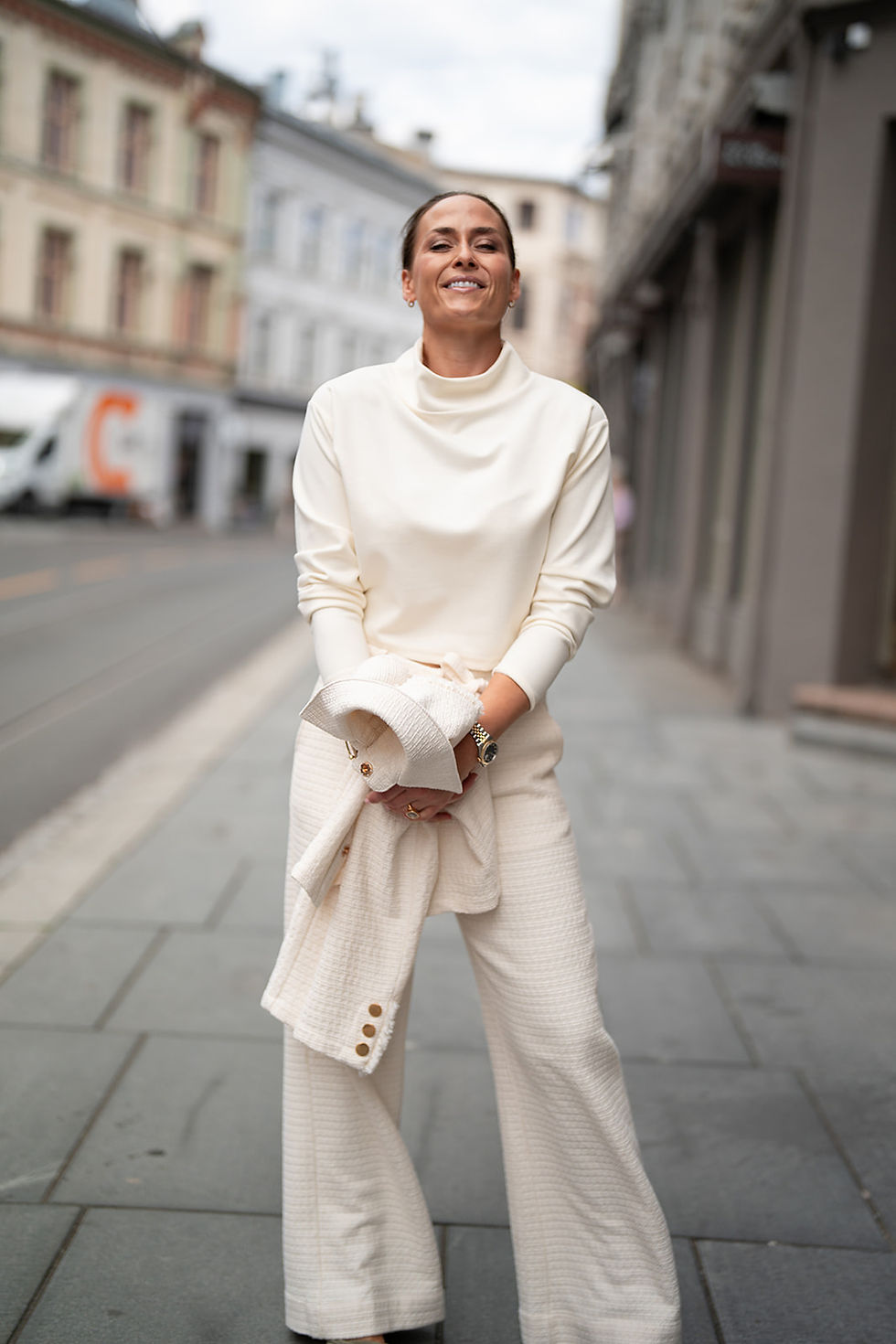 Miniatyrbilde: Paula genser, offwhite