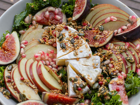 Fresh Fig & Goat Cheese Salad with Honey Dressing