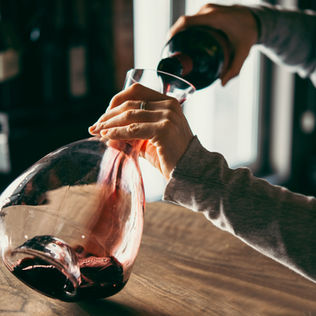 Why You Need to Taste Wine Served in a Decanter: Unlocking the Full Potential