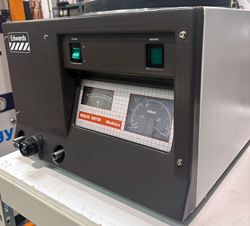Edwards Modulyo lyophiliser laboratory equipment