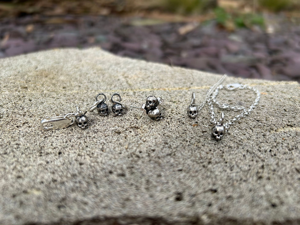 Thumbnail: Mini skull Lethe bracelet