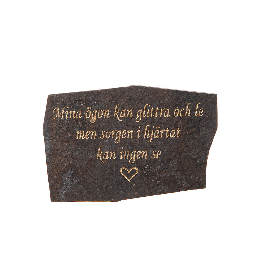 Miniatyrbild: Skiffersten med olika graverade texter