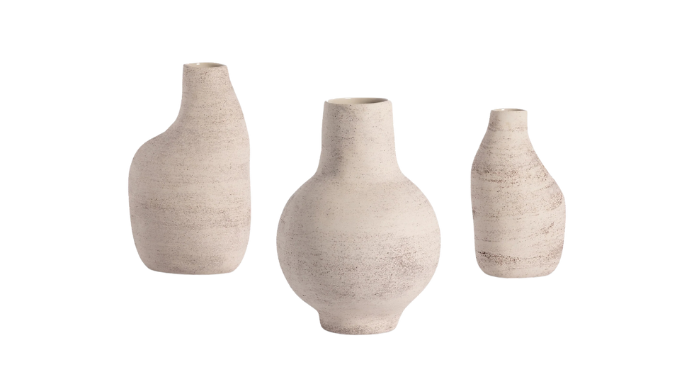 Minimalist ceramic vase trio used in Snag It Saturday affordable home styling