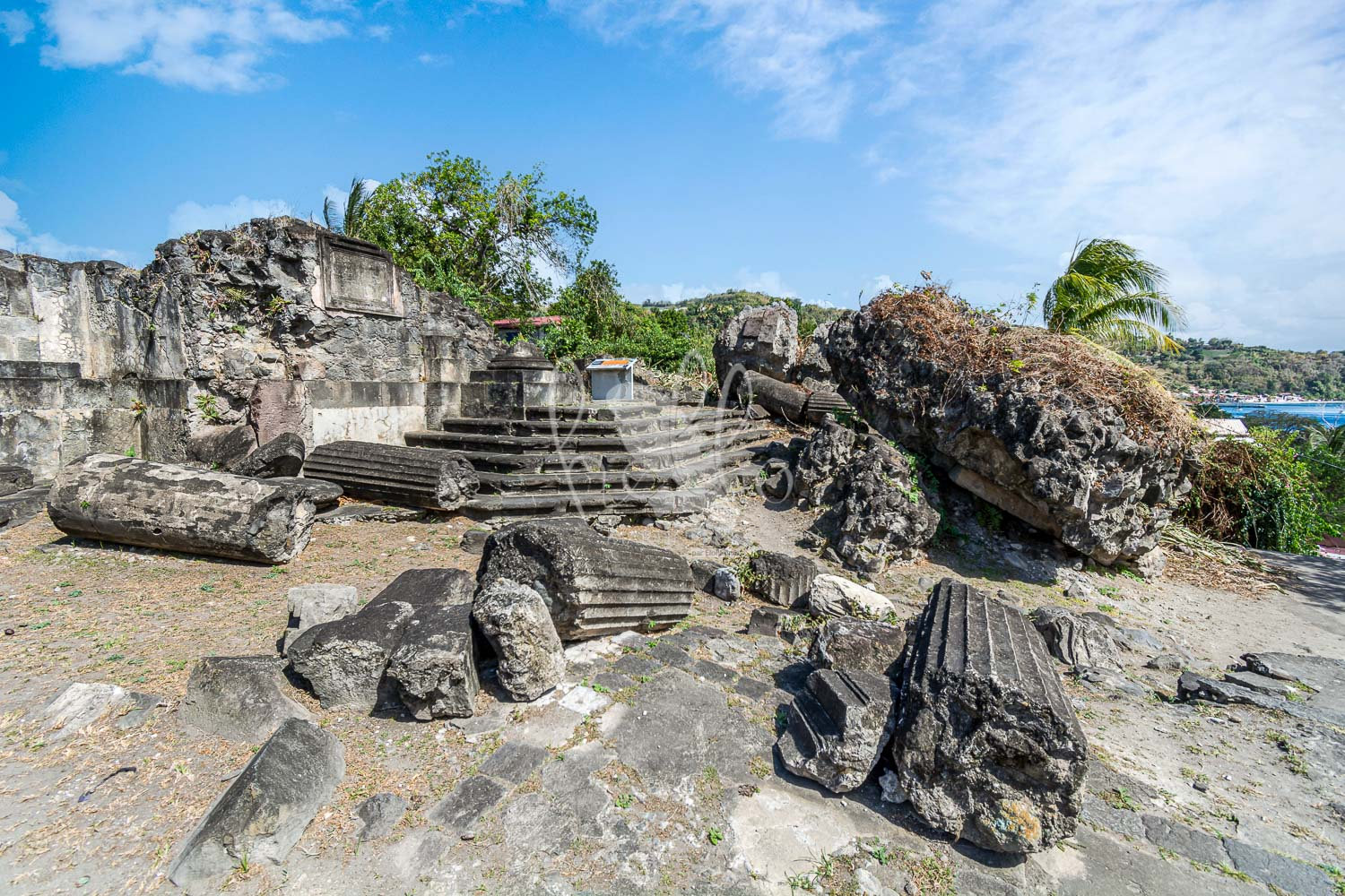 Eglise du Fort Monuments Historiques Hello Martinique Elohimmo
