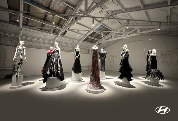 업사이클링 패션 전시회를 개최한 자동차 회사가 있다?!