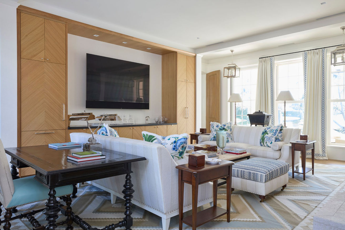 Living Room - Bar.jpeg