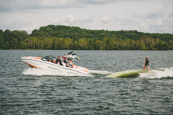 Beginner wakesurf lesson