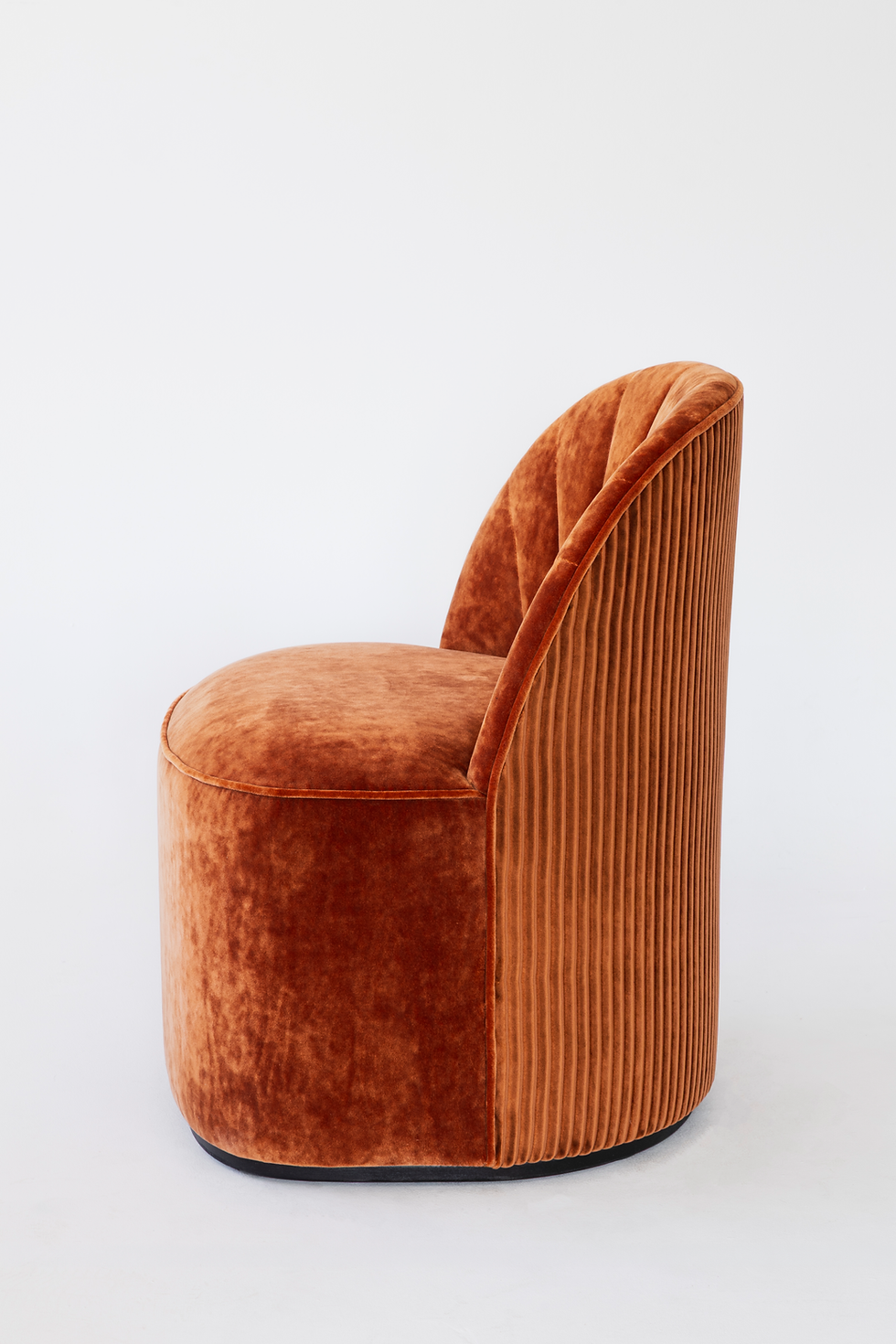 Thumbnail: Aphrodite Lounge Chair