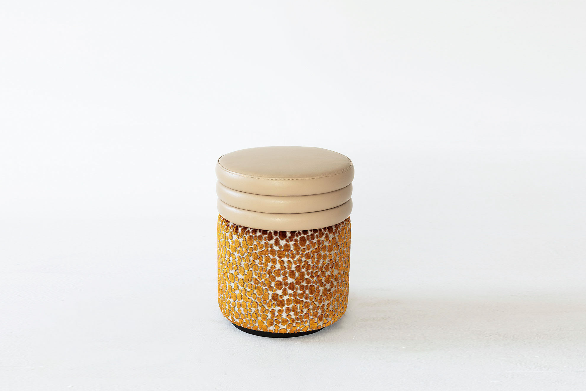 Aurelia Stool