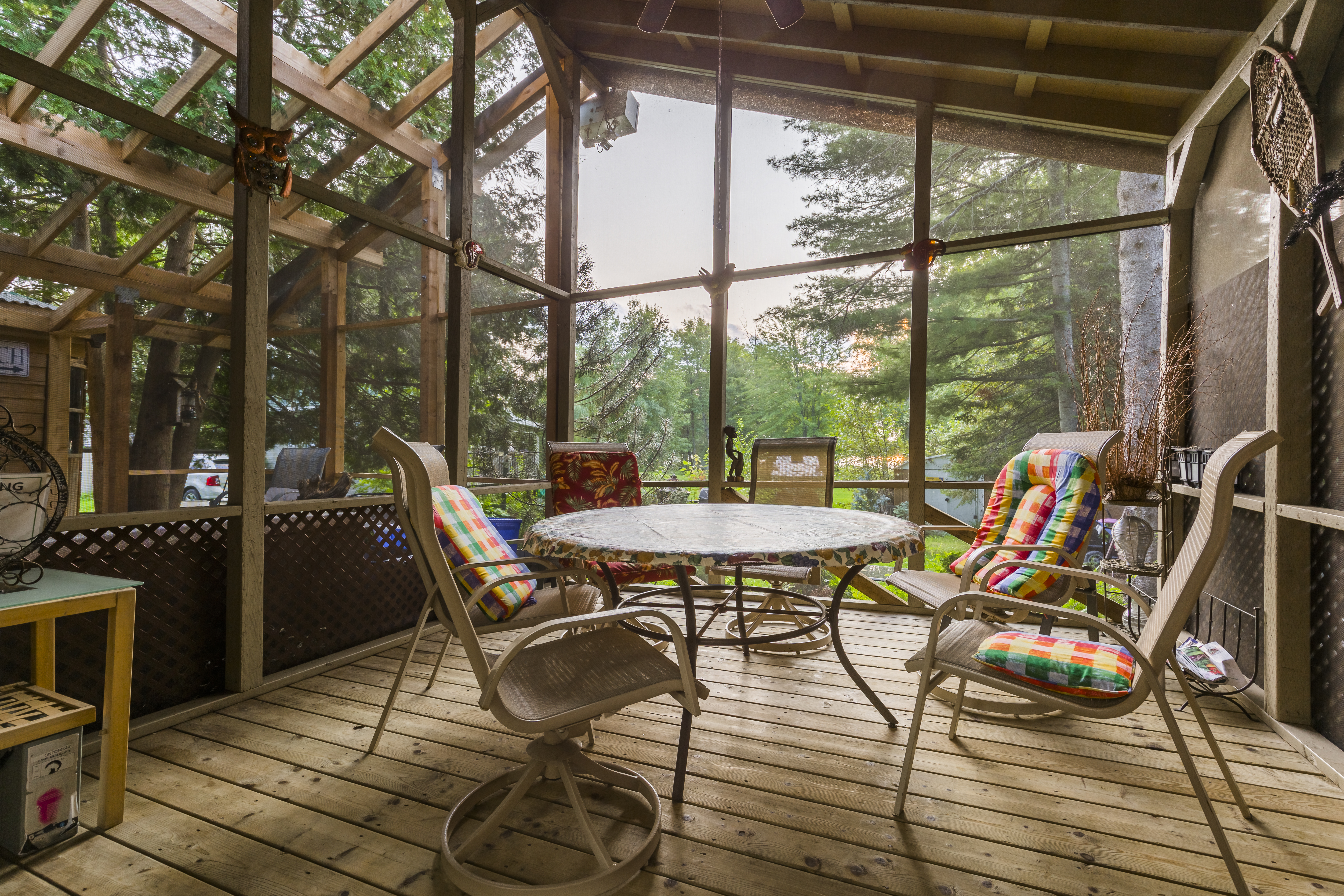 Summer room.