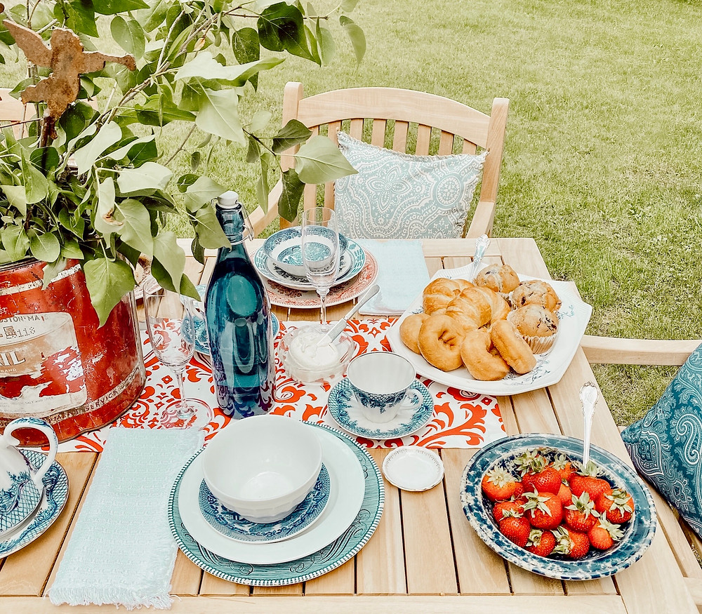 An Alfresco Summer Breakfast Table