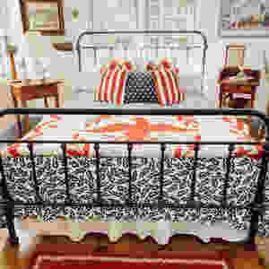 Decorating with Red, White, and Blue in the Guest Bedroom