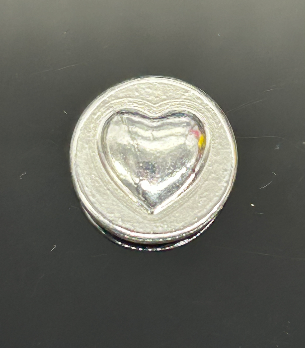 Thumbnail: 1-oz .999 Silver Hayleybug Mint 2023 Heart Buttons