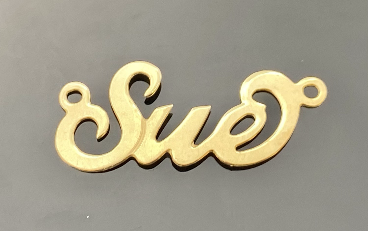 10K Gold Sue Pendant, 0.41g