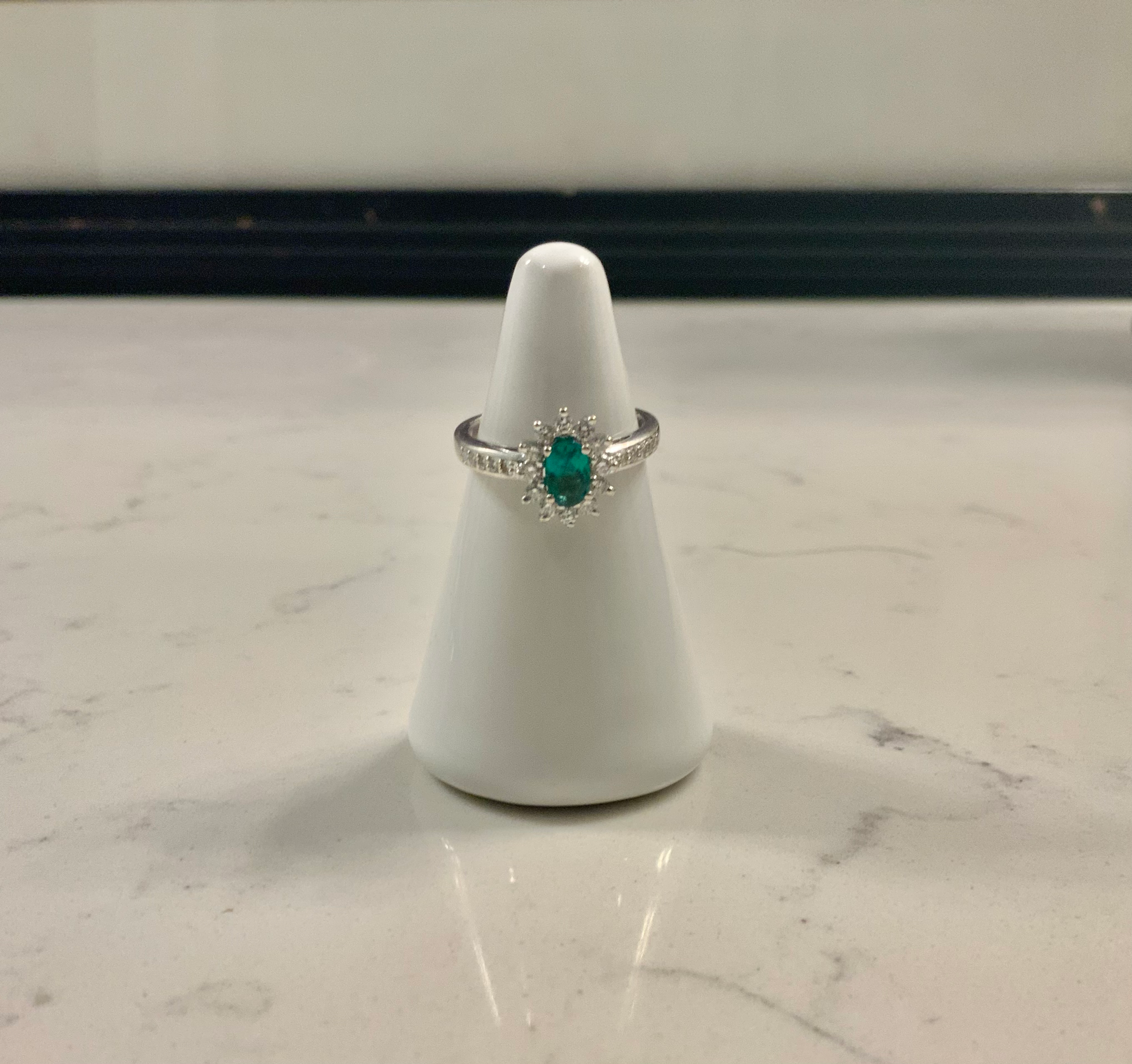 18K White Gold Emerald and Diamond Ring, 3.13g