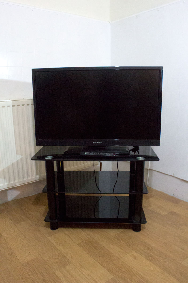 Sharp 32インチ テレビ + テレビ台