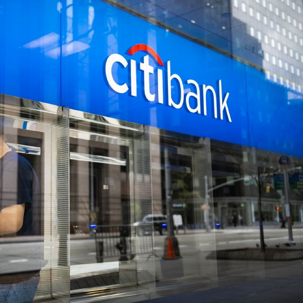 Case Study : Solving the complexity of financial tools with tons of functionality and customization.