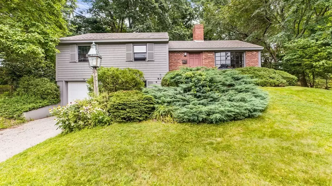 TOP 5 LISTINGS IN COHASSET