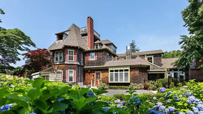 TOP 5 LUXURY HOMES IN BARNSTABLE COUNTY