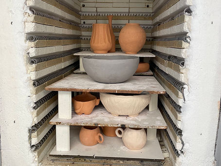 令和5年度1クール目の素焼きをしました。