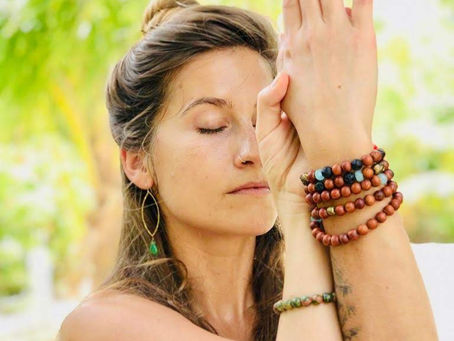 What are Essential Oils? A Beginner's Guide to Aromatherapy in Yoga