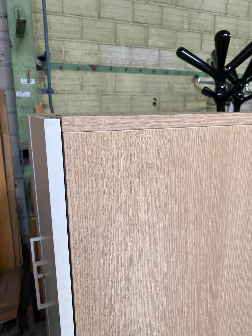 Miniature : Armoire 1/2 porte battante blanche avec clés (Qté : 6) ARM458