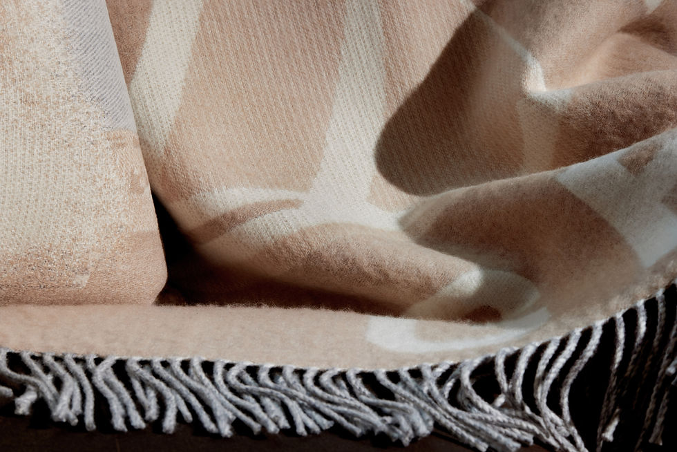 Detail of Viñas Genève throw texture close-up with soft light