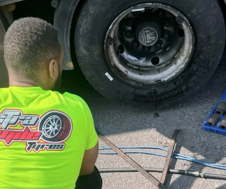 emergency mobile tyre fitting_edited.jpg