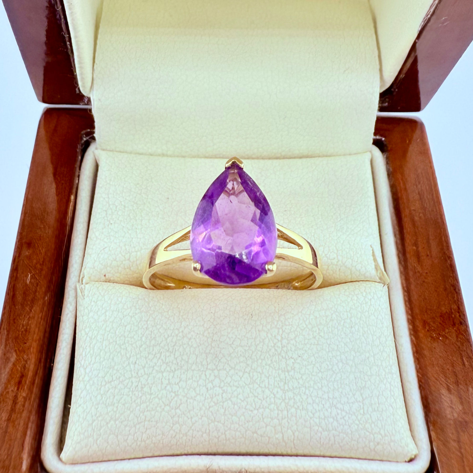 Vibrant 9ct Gold Pear-Cut Amethyst Ring