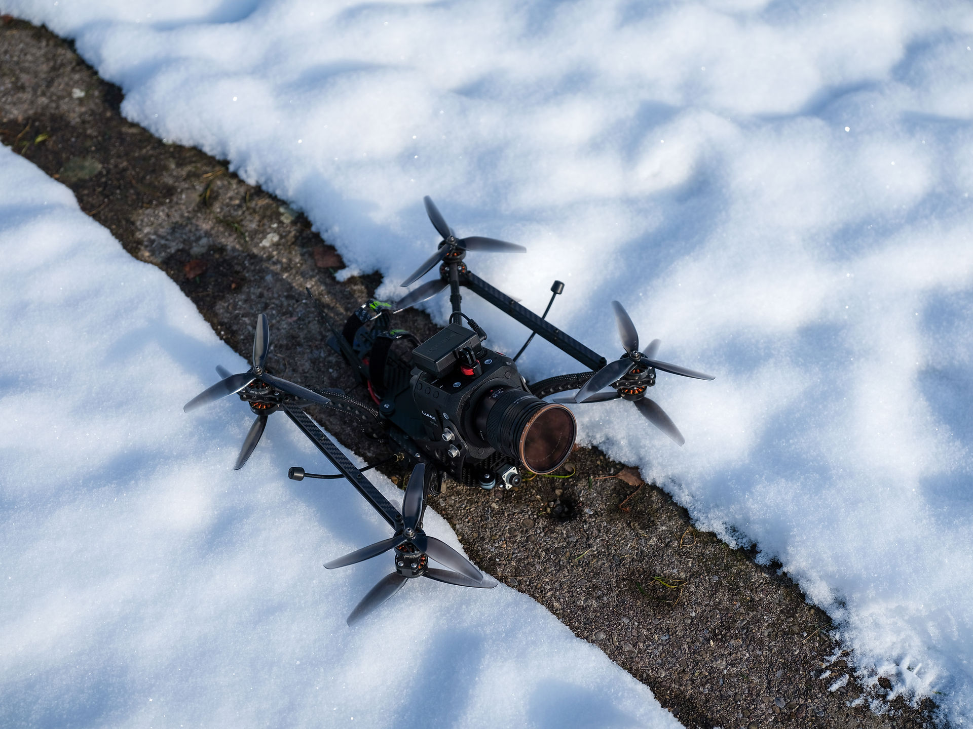 FPV Cinelifter im Schnee mit BGH 1