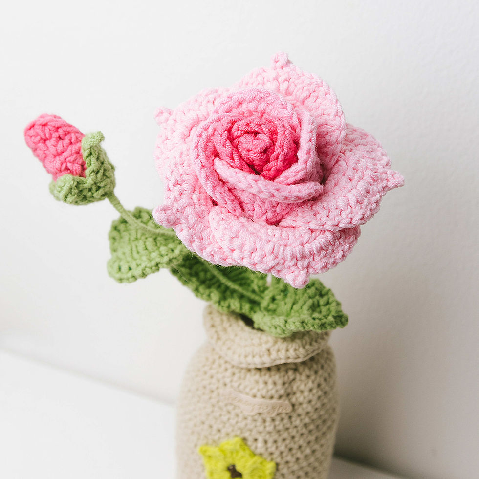 Thumbnail: Ecuadorian Rose Vase