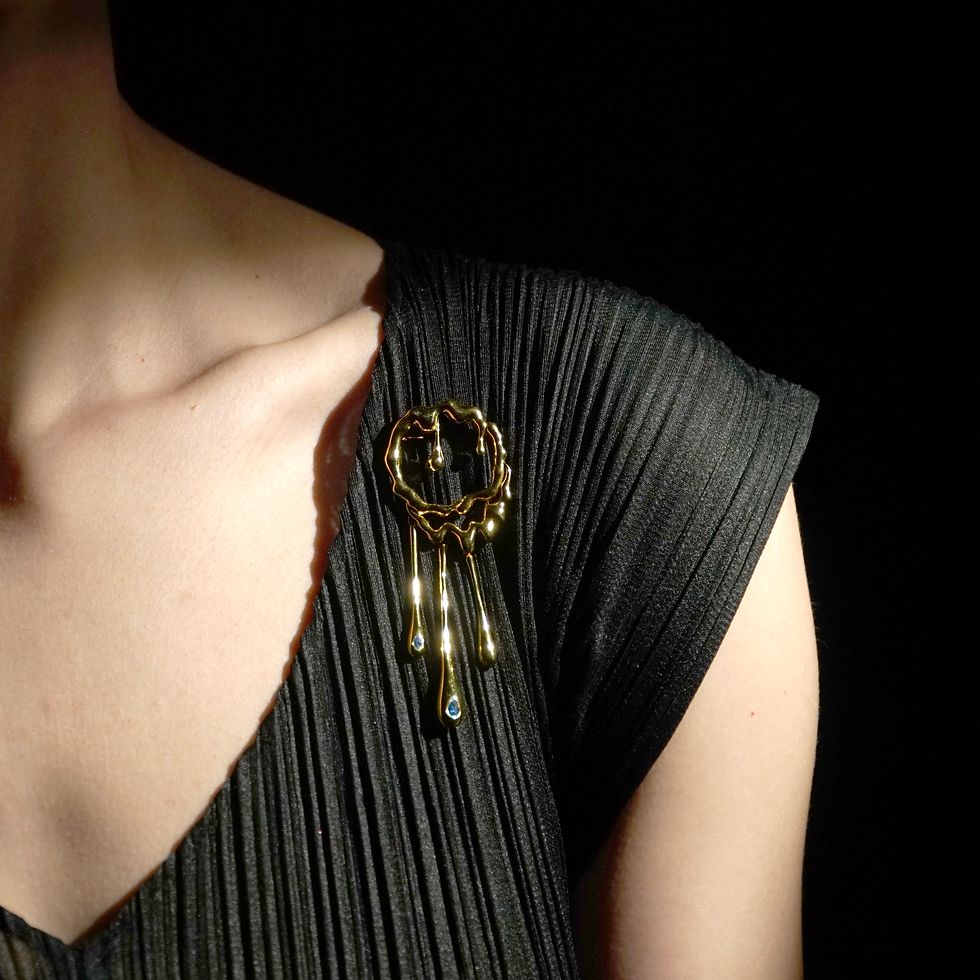 Thumbnail: Yesterday's Tomorrow - Single round dropping brooch