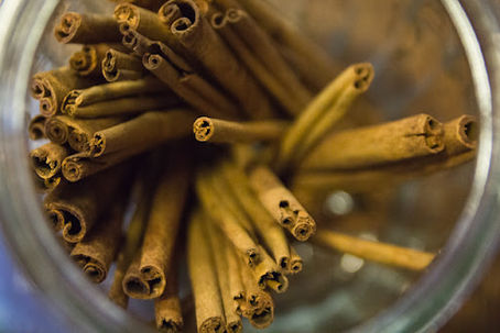 cinnamon sticks in a glass jar- great for balancing vata using ayurveda in the fall