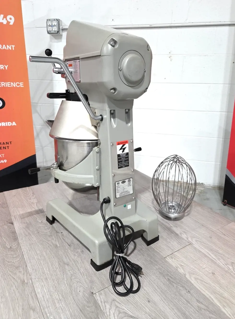 Thumbnail: 2021 Globe 20 Quart Mixer SP20 With Bowl, Whip, And Hook