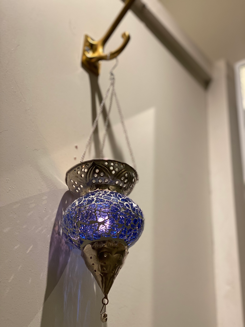 Miniatyrbilde: "Crushed" tea-light hangings