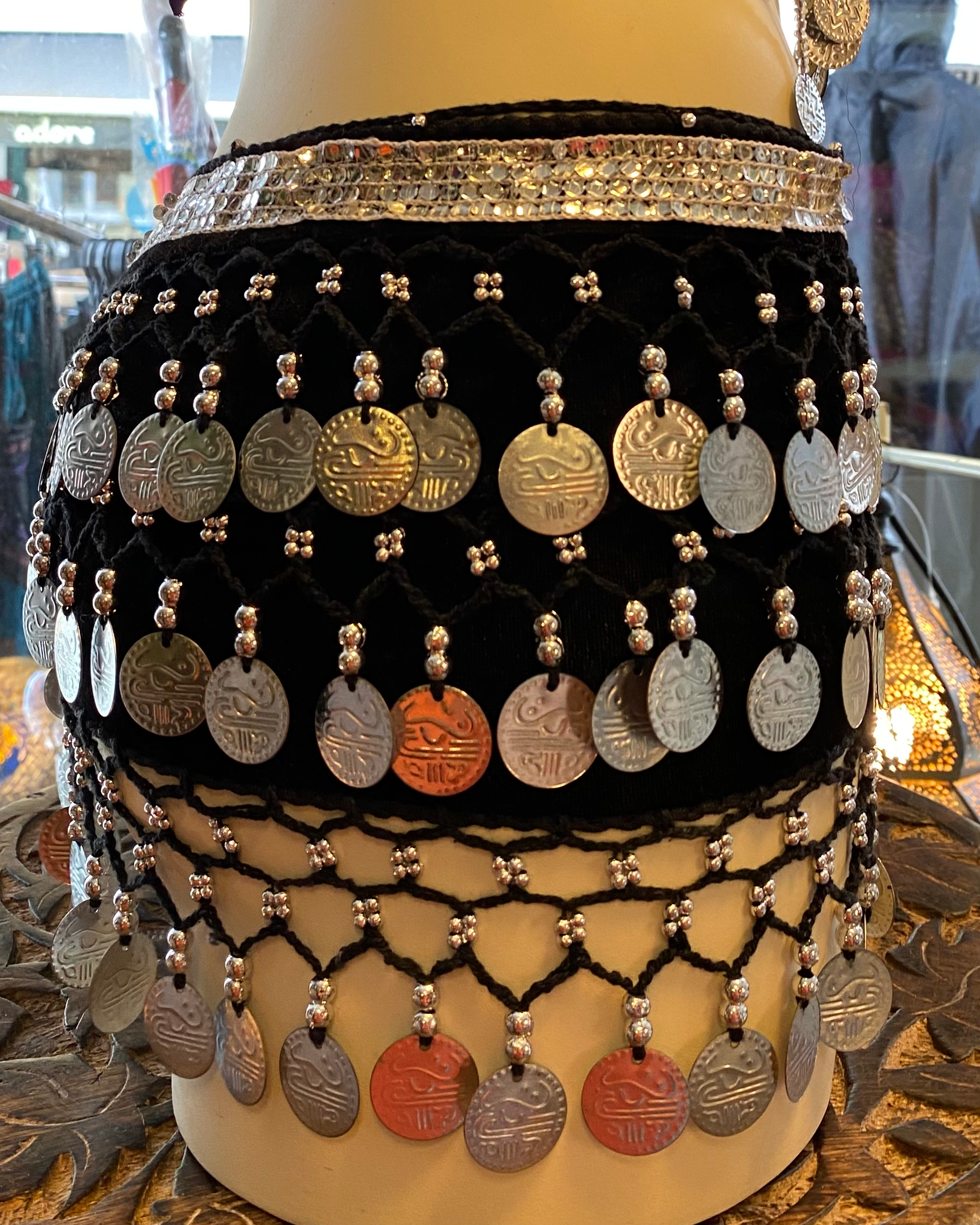 Svart sateng magedansbelte