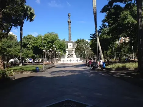 Praças são opções de lazer para o verão em Salvador