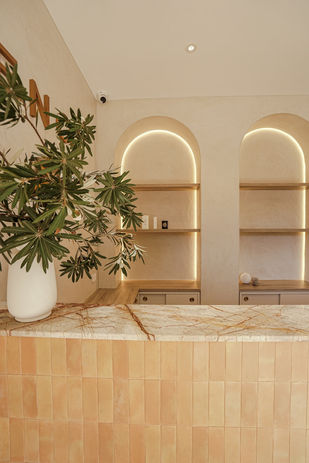white microcement by raw surfaces