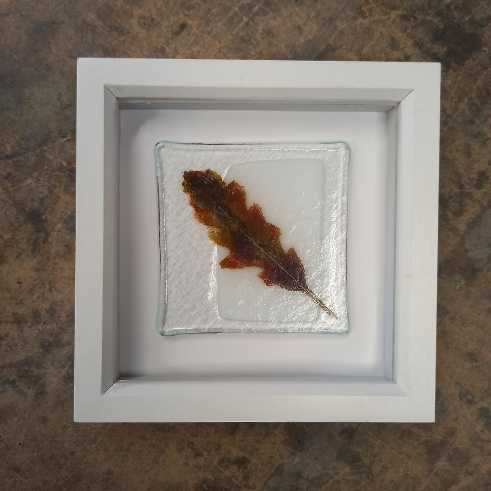 Thumbnail: GLASS LEAVES. One day fusing Taster