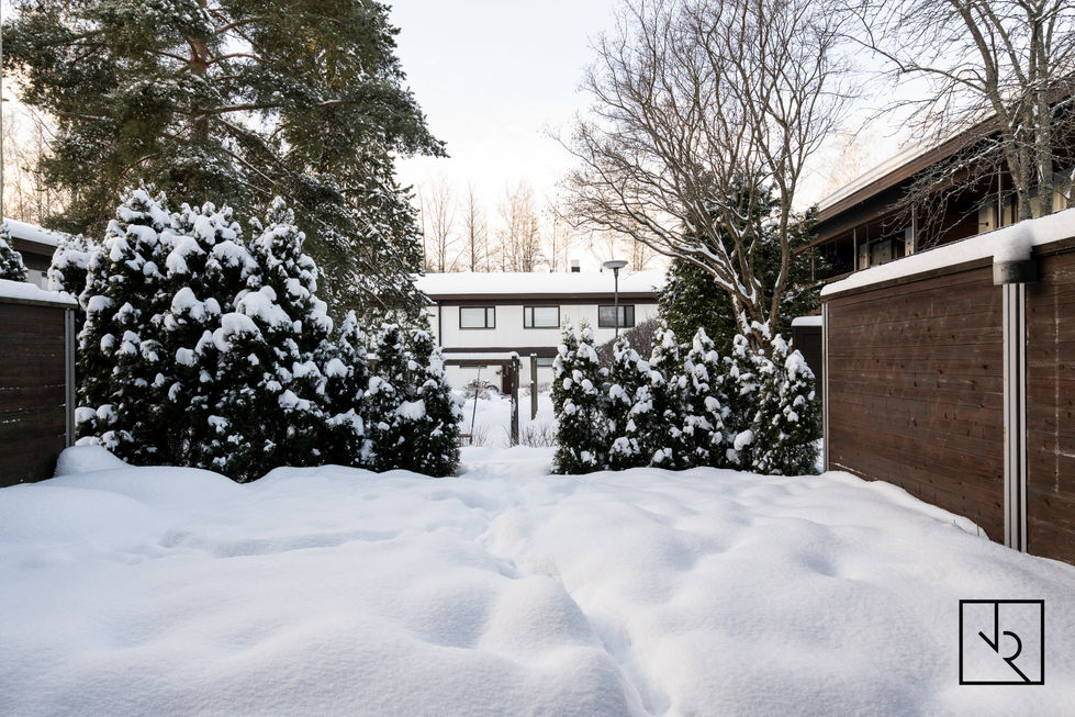 Asuntokuvaus takapiha Pähkinärinne, Vantaa