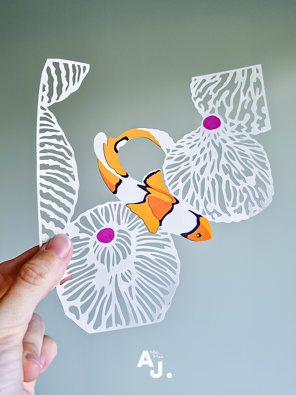 Poisson clown Dentelle en papier blanc découpé - Kirigami ©Audrey Jouve