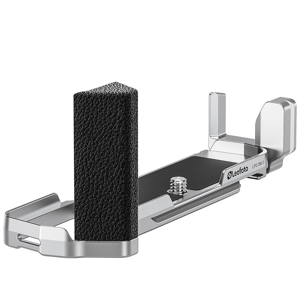 Leofoto LPO-OM-3 L-Plate with Hand grip for OM SYSTEM OM-3